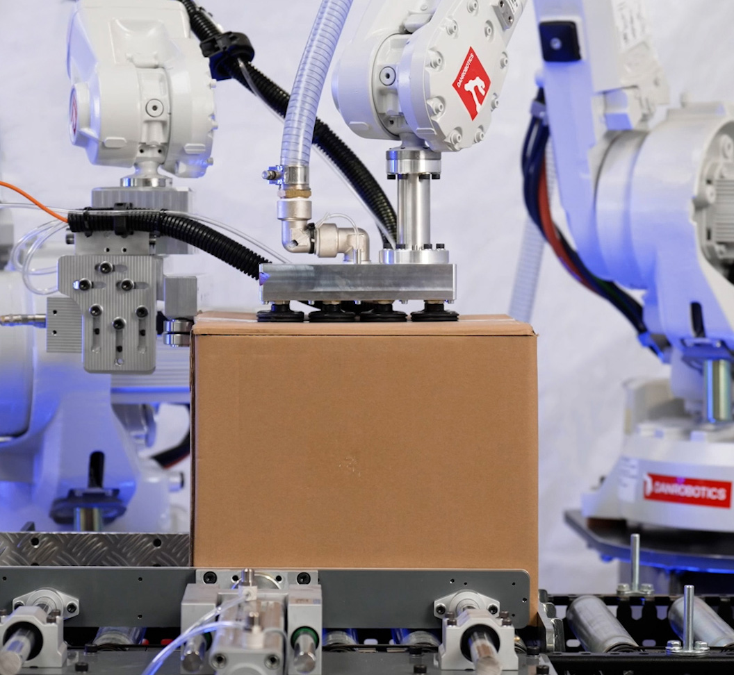 Intralogistik_kartonåbning_Danrobotics_1056x972_1