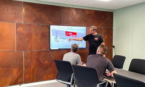 Undervisning i robotprogrammering og betjening af industrirobotter