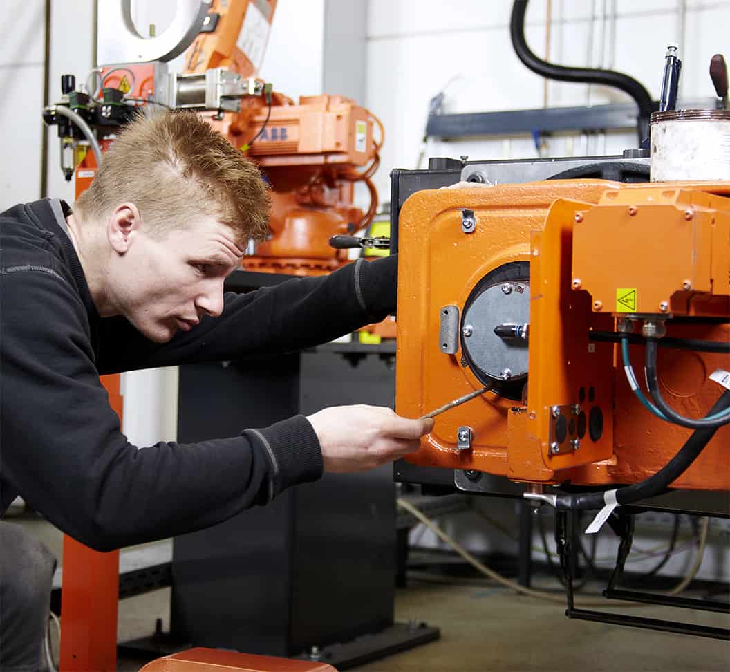 Service af industrirobot